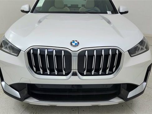 Used 2025 BMW X1 xDrive28i image 8