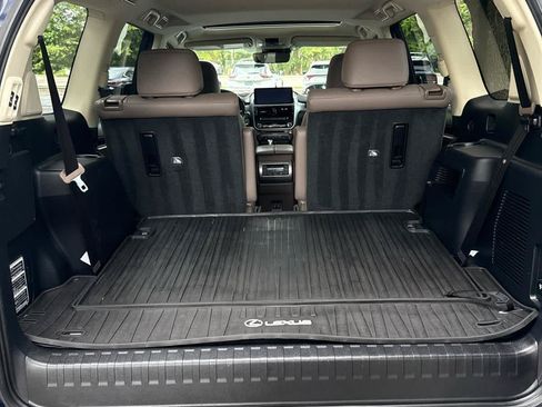 Used 2022 Lexus GX 460 Premium w/ Accessory Package AWD/4WD image 10