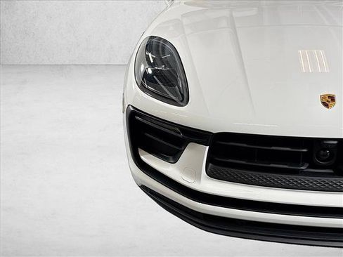 Certified 2026 Porsche Macan AWD/4WD image 27