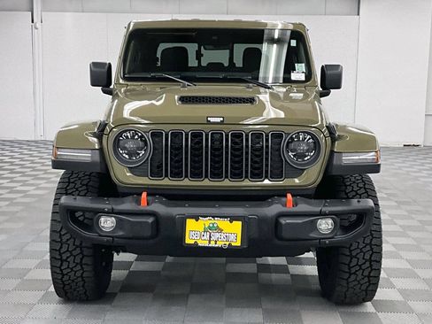 Used 2025 Jeep Gladiator Mojave AWD/4WD image 4