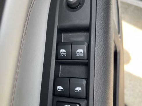 Certified 2025 Jeep Compass Limited AWD/4WD image 17