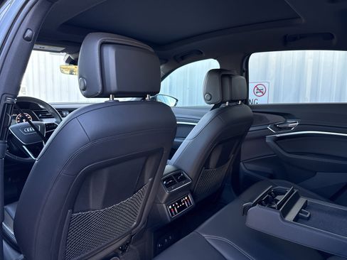 Used 2023 Audi e-tron Premium w/ Convenience Plus Package image 30