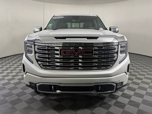 Used 2024 GMC Sierra 1500 Denali w/ Denali Reserve Package AWD/4WD image 11