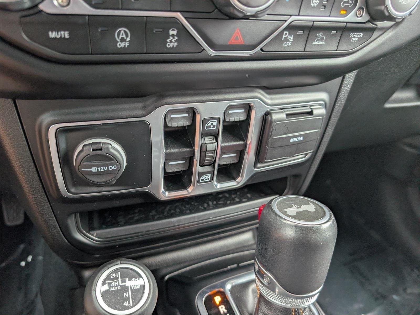 Used 2022 Jeep Wrangler Unlimited Sahara AWD/4WD image 25
