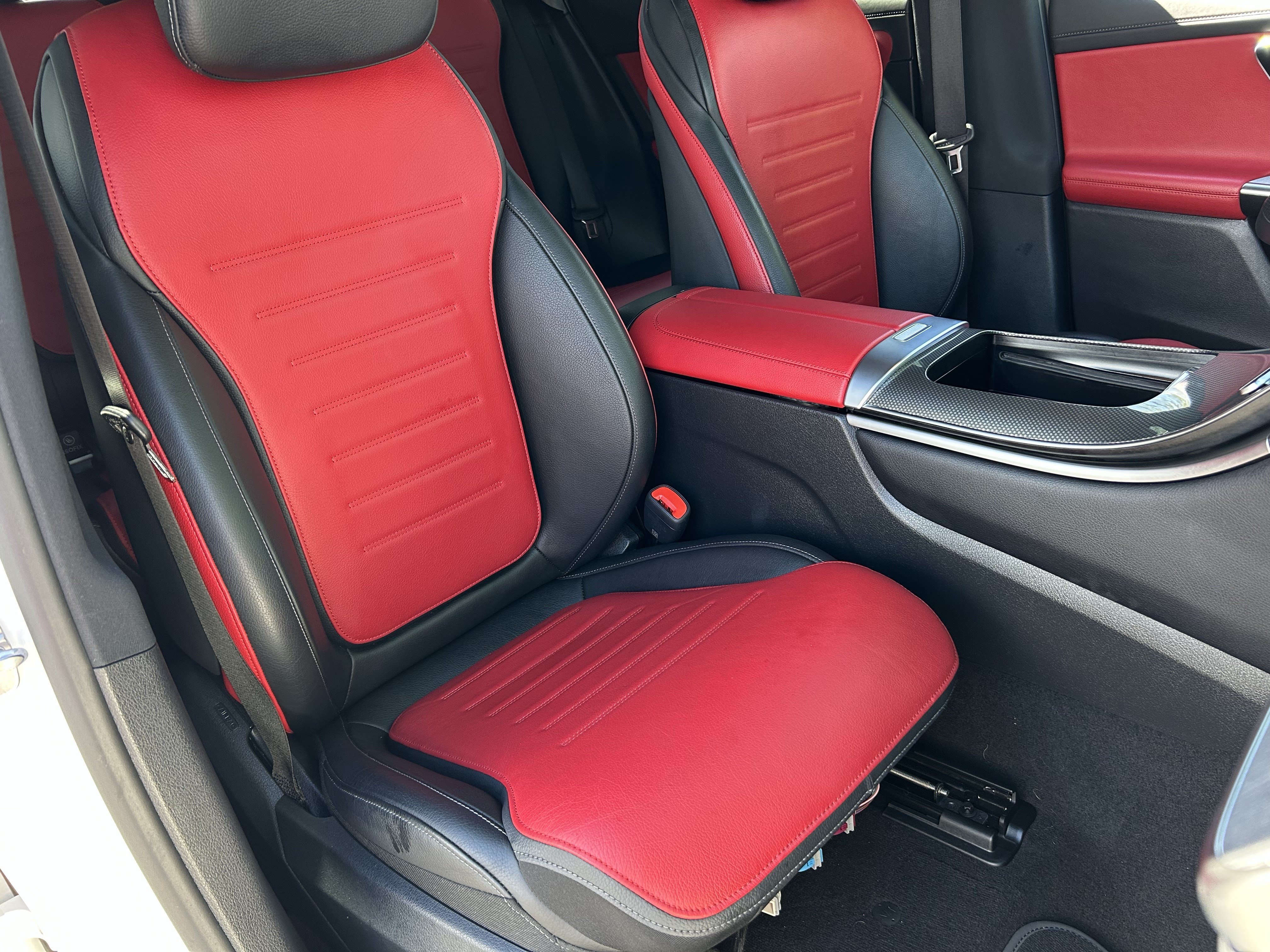 Used 2025 Mercedes-Benz GLC 300 image 8