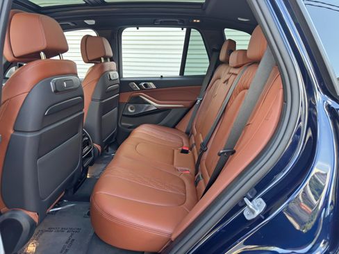 Used 2025 BMW X5 M60i AWD/4WD image 48