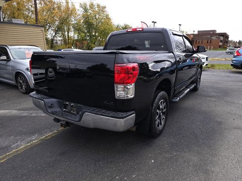 Used 2013 Toyota Tundra 4x4 CrewMax image 3
