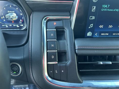 Used 2024 Chevrolet Suburban RST image 17