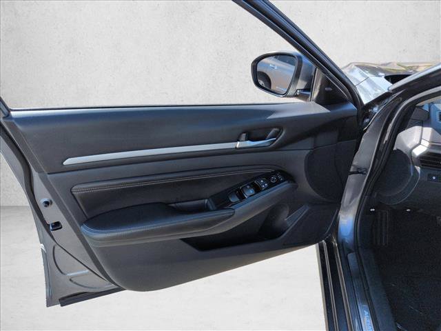 Used 2022 Nissan Altima 2.5 SL FWD image 10