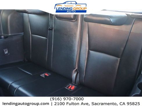 Used 2021 Toyota Highlander XLE image 24