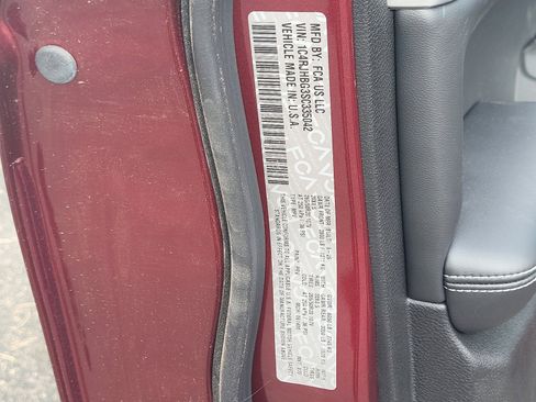 New 2025 Jeep Grand Cherokee Limited w/ Luxury Tech Group II image 31