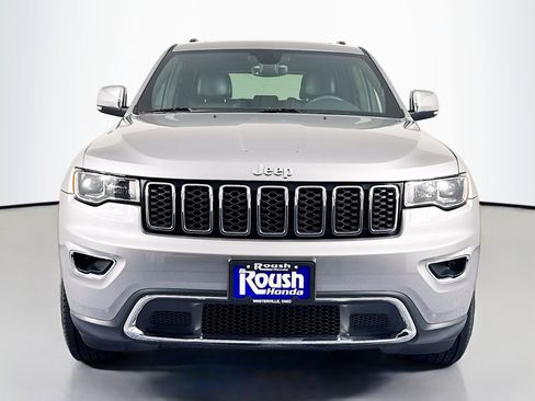 Used 2017 Jeep Grand Cherokee Limited AWD/4WD image 2