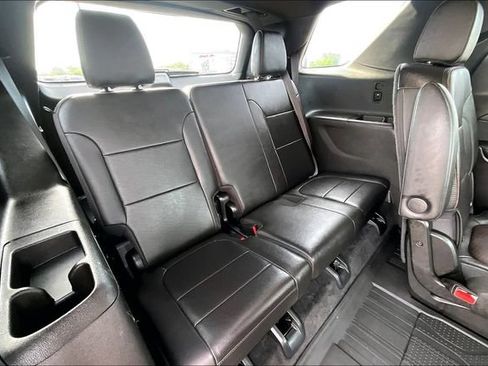 Used 2023 Chevrolet Traverse High Country FWD image 30