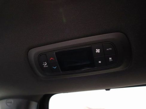 New 2026 Chrysler Pacifica Select FWD image 41