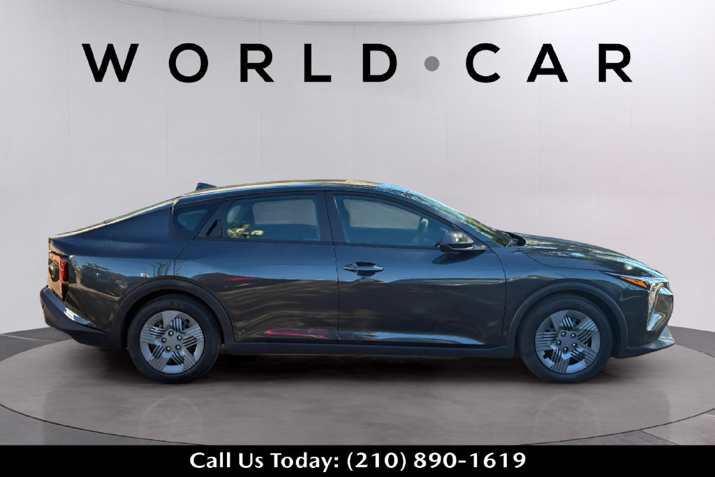 Used 2026 Kia K4 FWD image 3