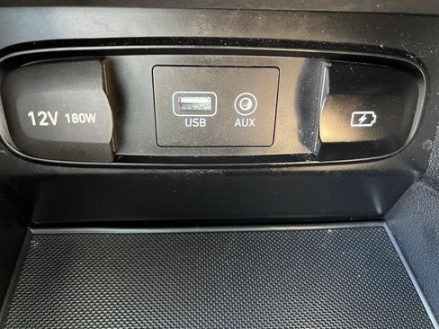 Used 2019 Hyundai Santa Fe Limited AWD/4WD image 19