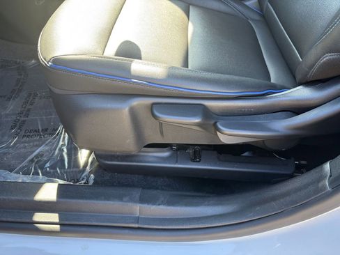 Used 2025 Buick Envista Sport Touring image 23