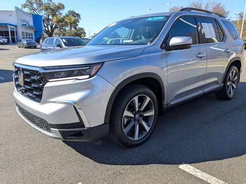 Certified 2025 Honda Pilot Elite image 6