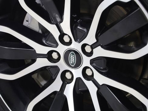 Used 2021 Land Rover Range Rover Sport HSE Silver Edition image 17