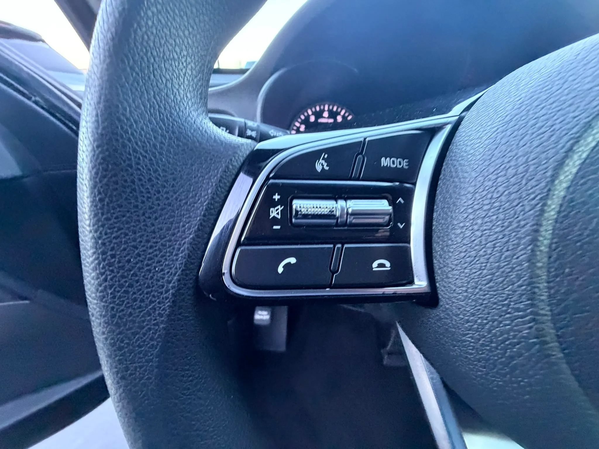 Used 2020 Kia Optima LX FWD image 12
