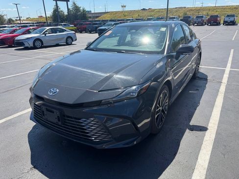 Used 2026 Toyota Camry XLE FWD image 1