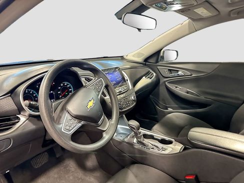 Used 2022 Chevrolet Malibu LT image 9
