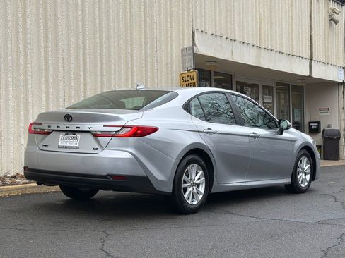 Used 2025 Toyota Camry LE w/ Convenience Package image 6