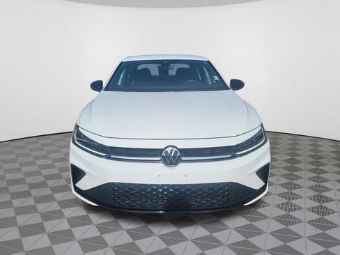 Used 2025 Volkswagen Jetta Sport FWD image 3