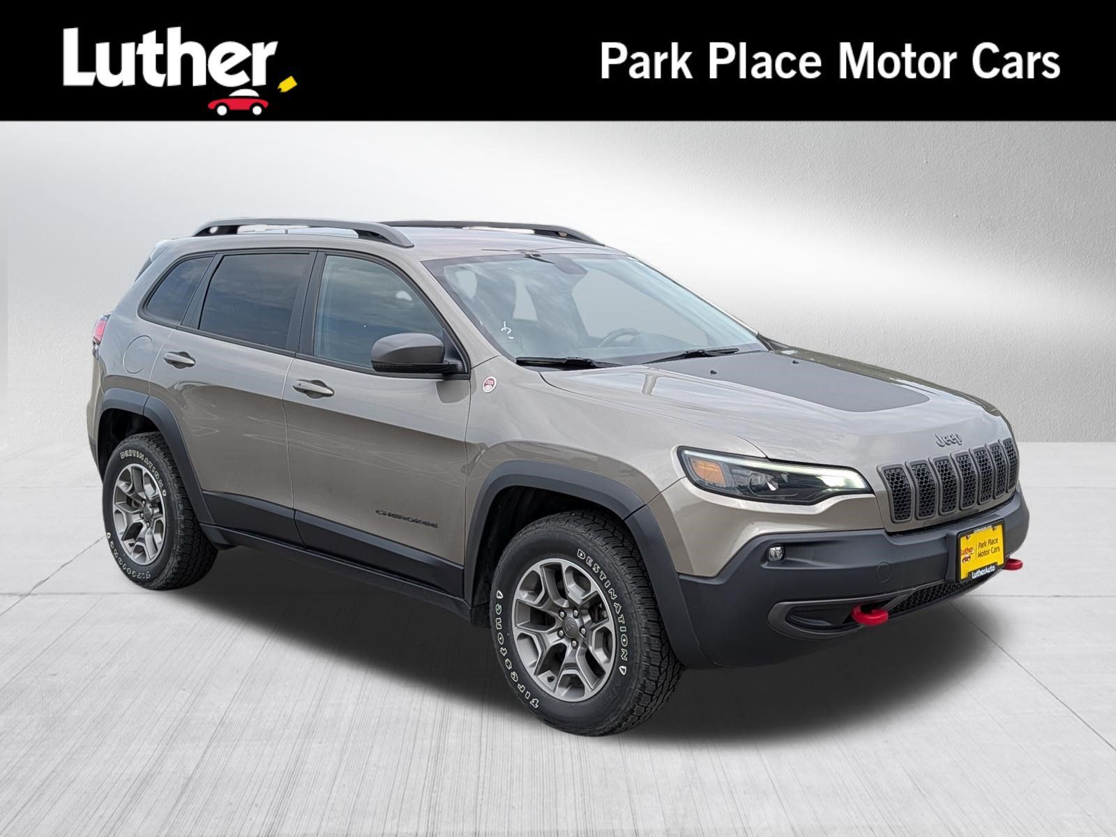 Used 2020 Jeep Cherokee Trailhawk w/ Cold Weather Group AWD/4WD image 1