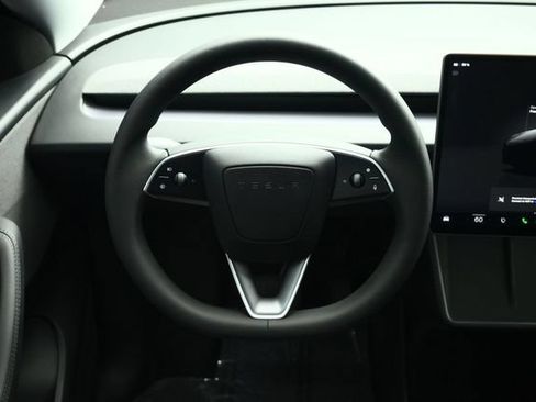 Used 2026 Tesla Model Y 2WD image 34