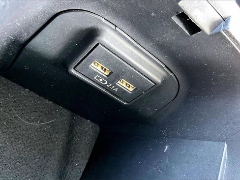 Used 2021 Toyota RAV4 Limited image 31