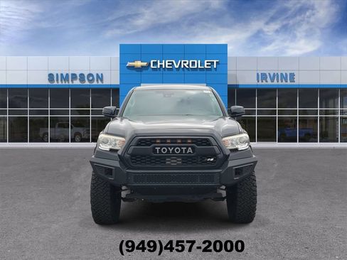 Used 2019 Toyota Tacoma SR5 RWD image 3