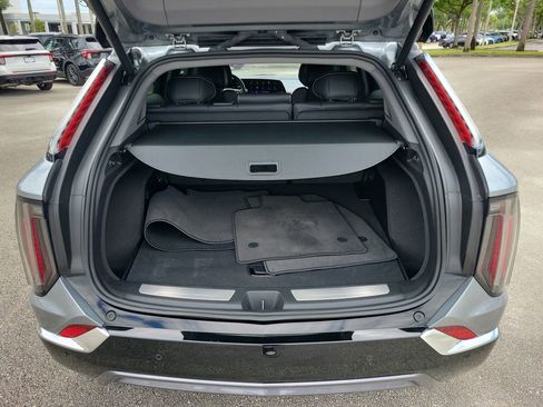 Used 2025 Cadillac Optiq Luxury 1 image 6