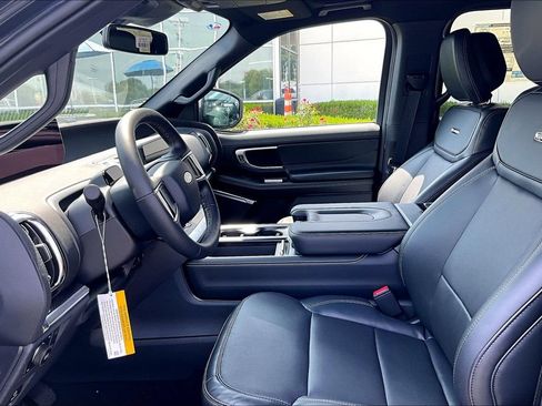 New 2026 Ford Expedition Platinum w/ Stealth Performance Package AWD/4WD image 9