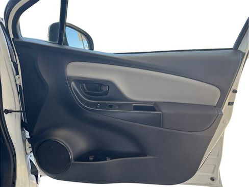 Used 2015 Toyota Yaris L FWD image 15