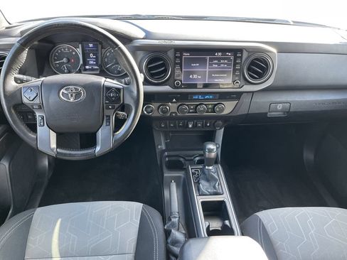 Used 2021 Toyota Tacoma TRD Off-Road w/ Technology Package AWD/4WD image 15