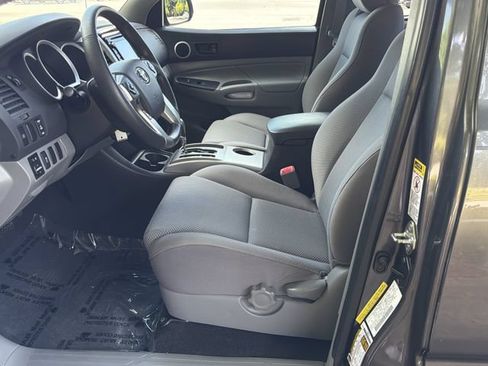Used 2014 Toyota Tacoma PreRunner w/ TRD Sport Package RWD image 11