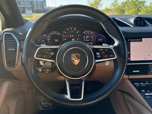 Certified 2023 Porsche Cayenne AWD/4WD image 15