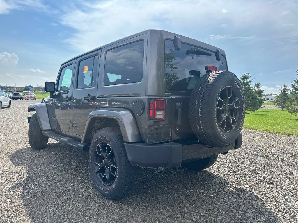 Used 2017 Jeep Wrangler Unlimited Sahara AWD/4WD image 10
