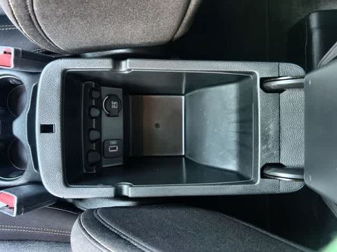 Used 2018 Jeep Cherokee Latitude FWD image 27