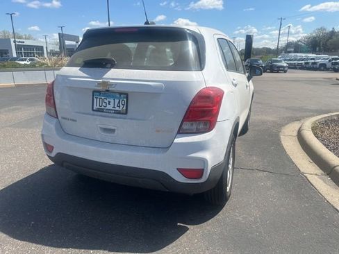 Used 2019 Chevrolet Trax LS AWD/4WD image 13