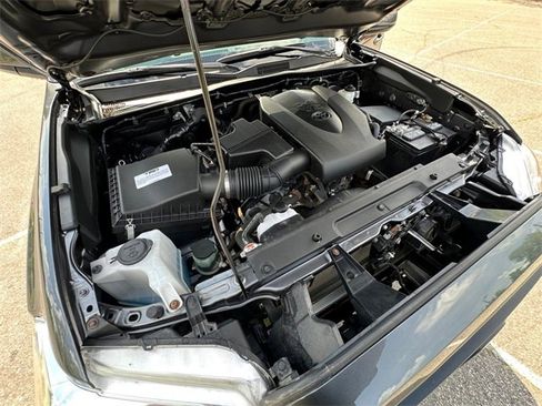 Used 2021 Toyota Tacoma SR image 31