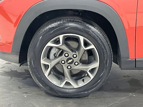 Used 2024 Chevrolet Trax LT FWD image 16
