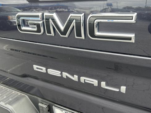 Used 2025 GMC Sierra 3500 Denali w/ Denali Reserve Package AWD/4WD image 8