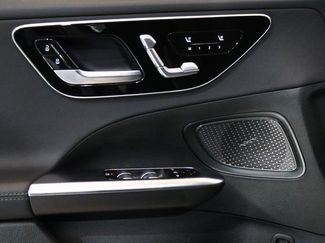 Used 2025 Mercedes-Benz C 300 4MATIC Sedan video 3