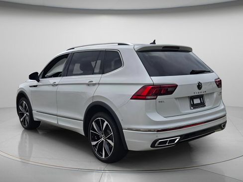 Certified 2024 Volkswagen Tiguan SEL R-Line AWD/4WD image 8
