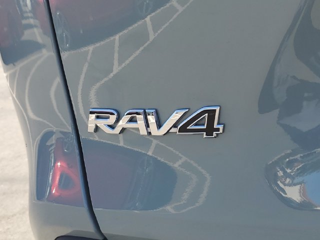 Used 2020 Toyota RAV4 XLE Premium w/ All Weather Liner Package FWD image 7