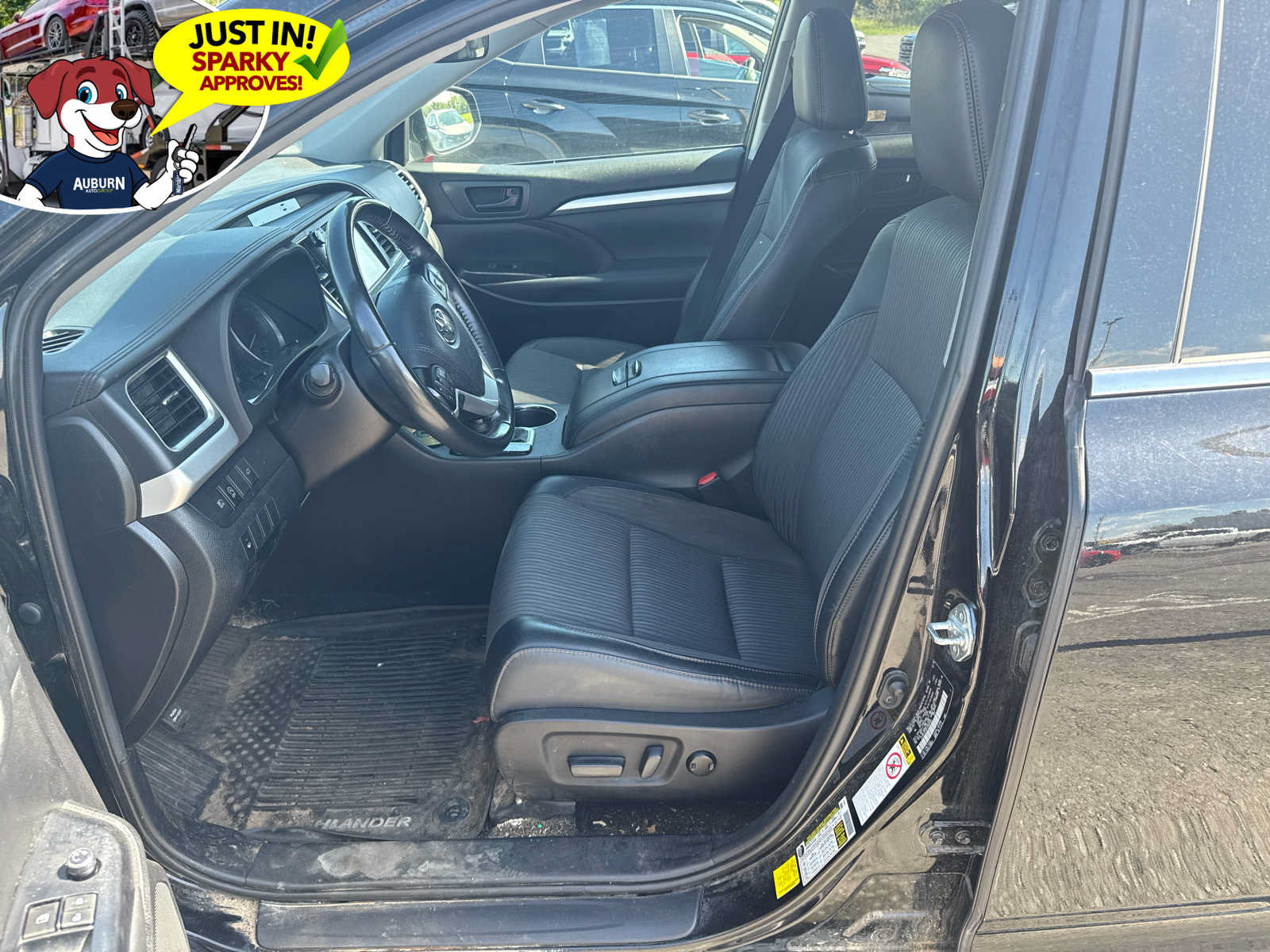 Used 2019 Toyota Highlander Plus AWD/4WD image 11