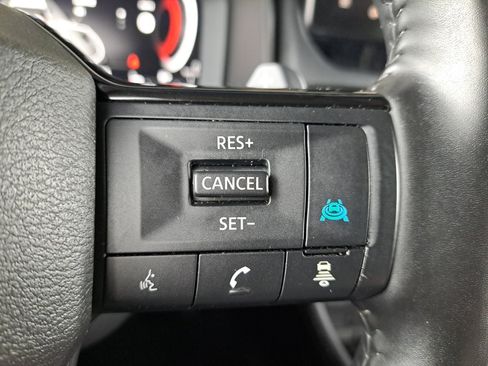 Used 2025 Nissan Rogue Platinum FWD image 38