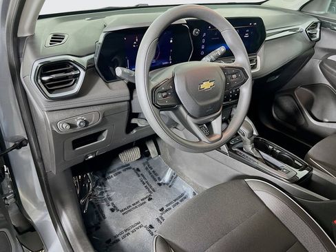 Used 2024 Chevrolet TrailBlazer LS w/ LS Convenience Package FWD image 9